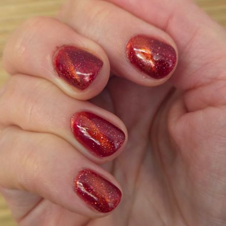 Manikīrs ar gellakas pārklājumu + NAILS Magnetic dizaina pārklājums