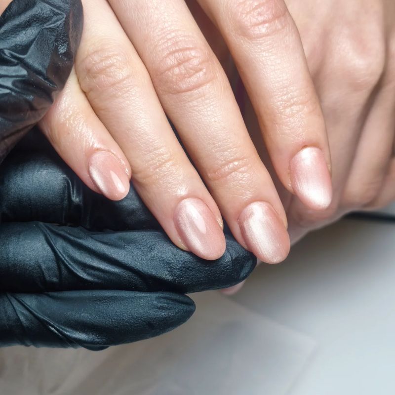 Manikīrs ar gellakas pārklājumu + NAILS Magnetic dizaina pārklājums