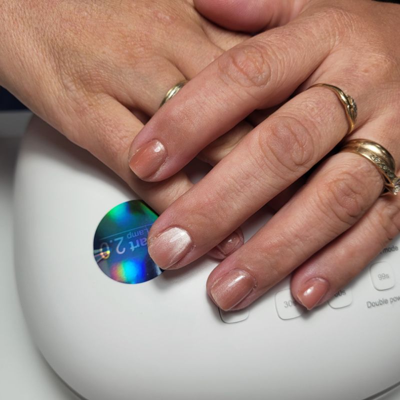 Manikīrs ar gellakas pārklājumu + NAILS Magnetic dizaina pārklājums