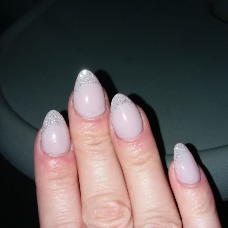 Manikīrs+ gēla nagu pieaudzēšana