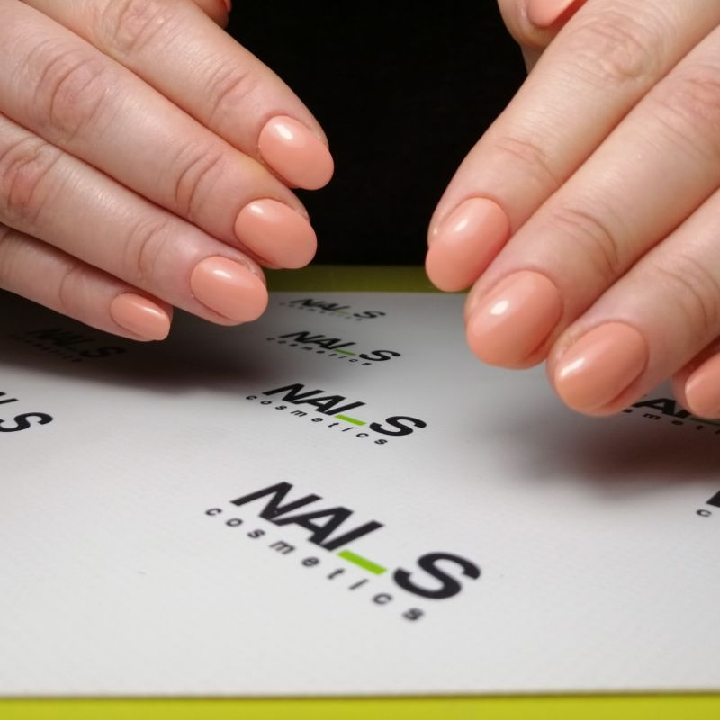 Manikīrs, gēla lakas pārklājums