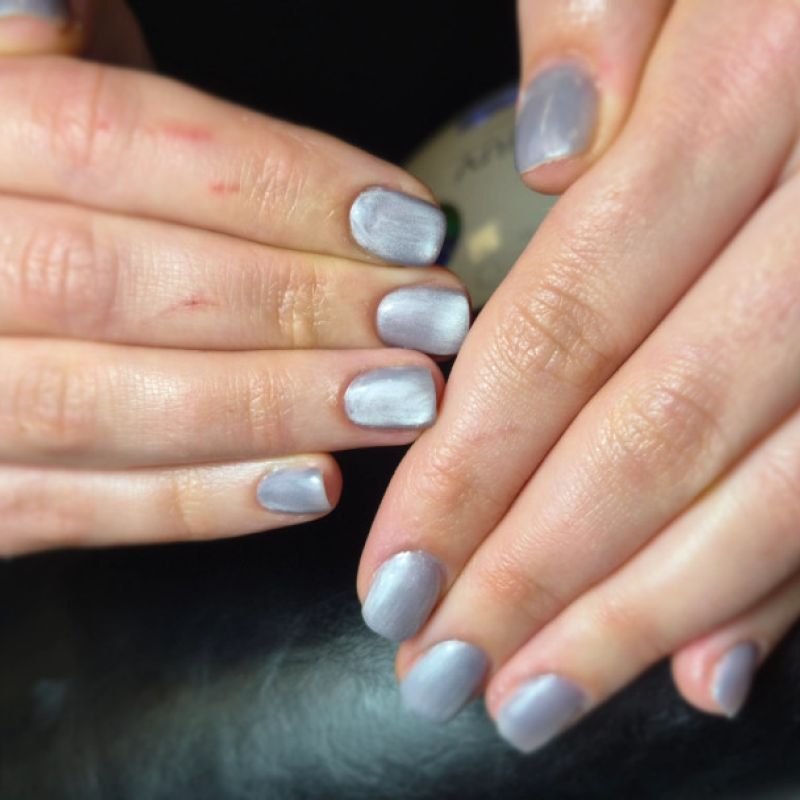 Manikīrs ar gellakas pārklājumu + NAILS Magnetic dizaina pārklājums