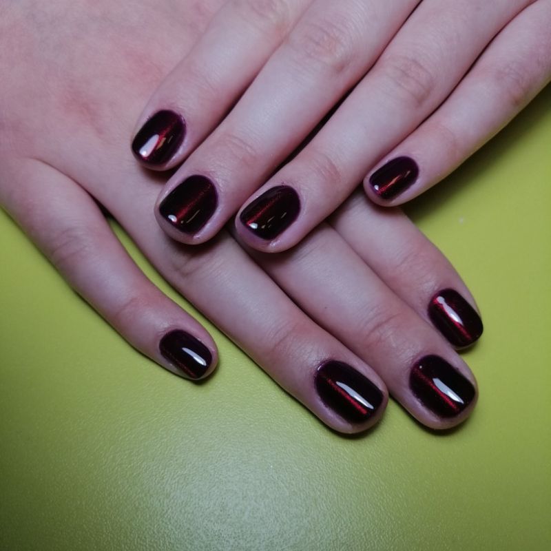 Manikīrs ar gēllaku