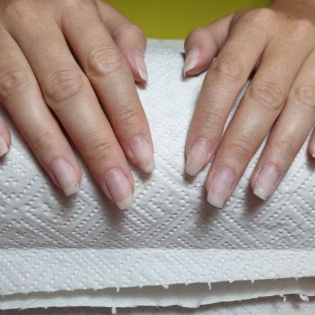 Pirms/Pēc Sausais manikīrs + Gēllakas pārklājums