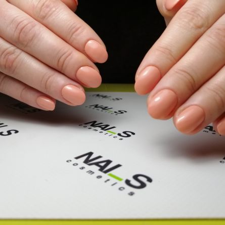 Manikīrs, gēla lakas pārklājums