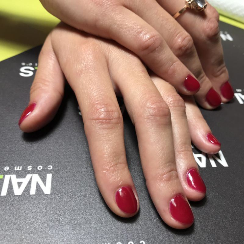 Маникюр с покрытием гель-лак